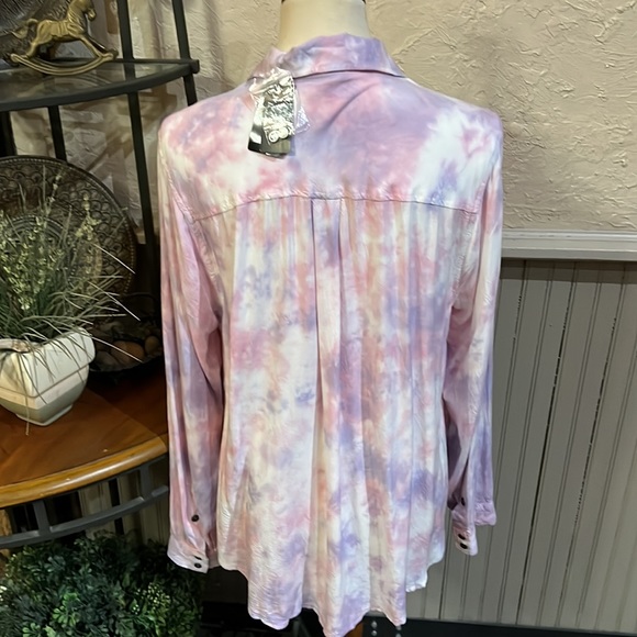 Nwt TORRID Blouse - Picture 2 of 7